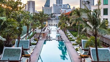 Outdoor pool, pool loungers