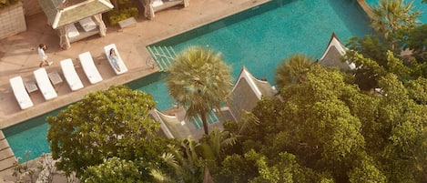 Outdoor pool, pool loungers