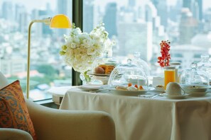 In-room dining - The Peninsula Bangkok (Bangkok)
