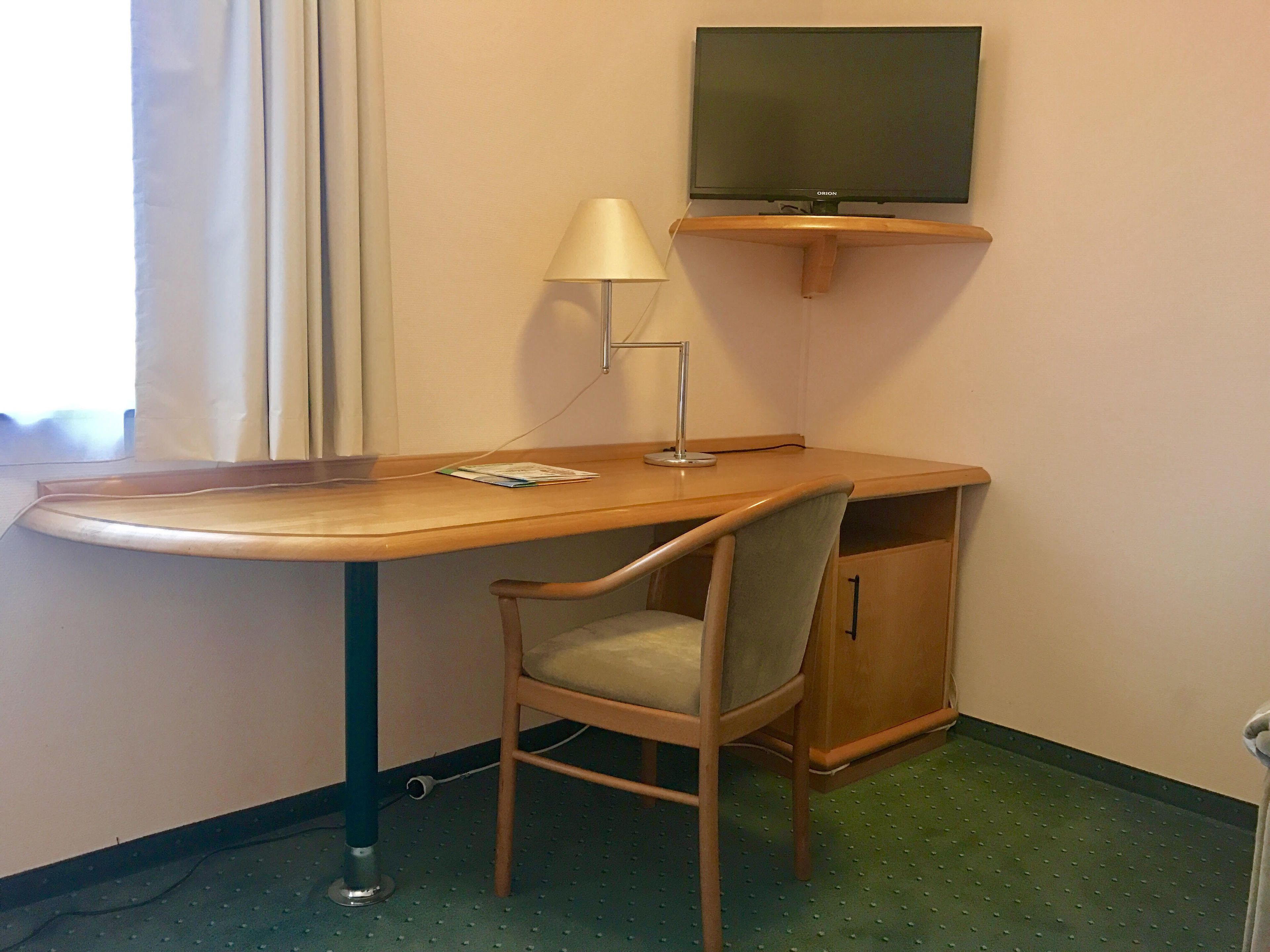 single room | in-room safe, free wifi