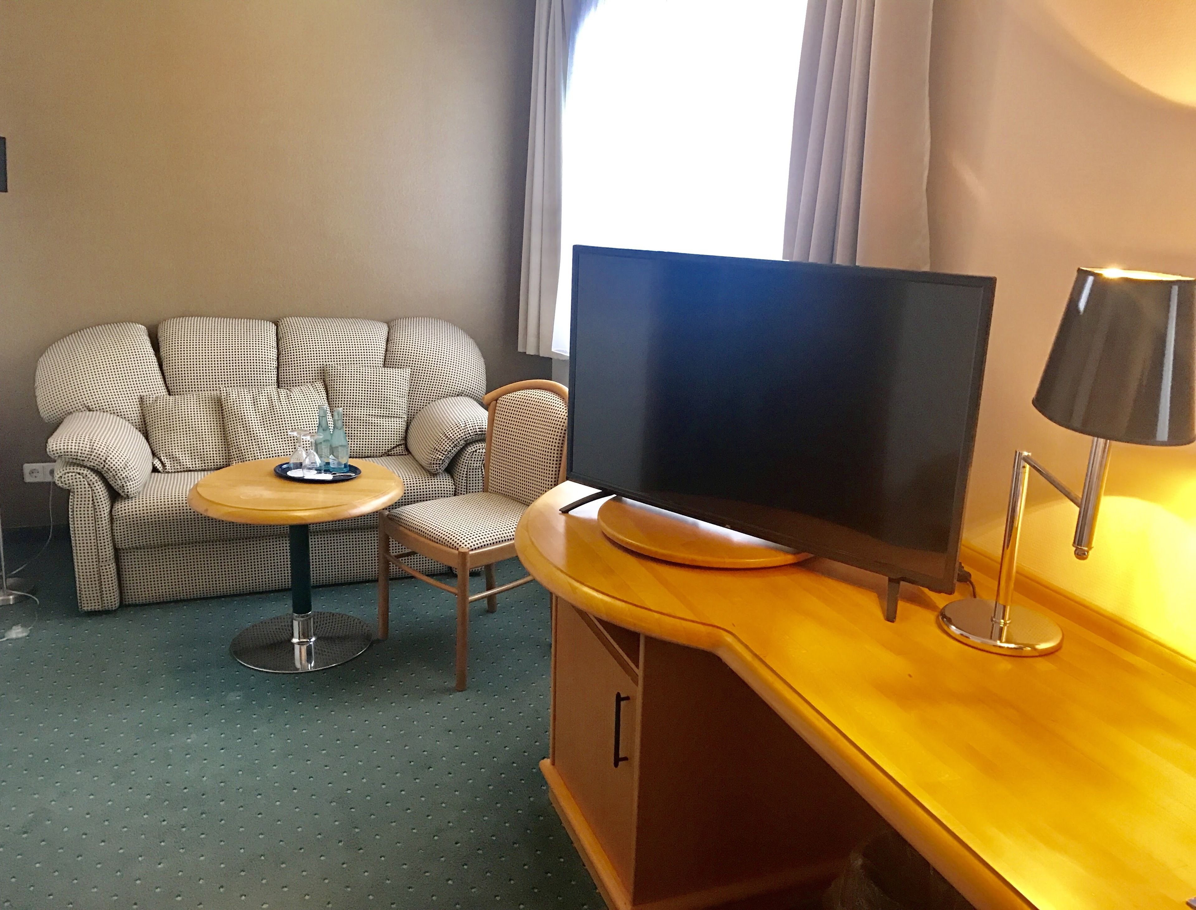 in-room safe, free wifi