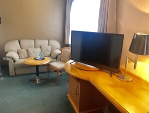 In-room safe, free WiFi