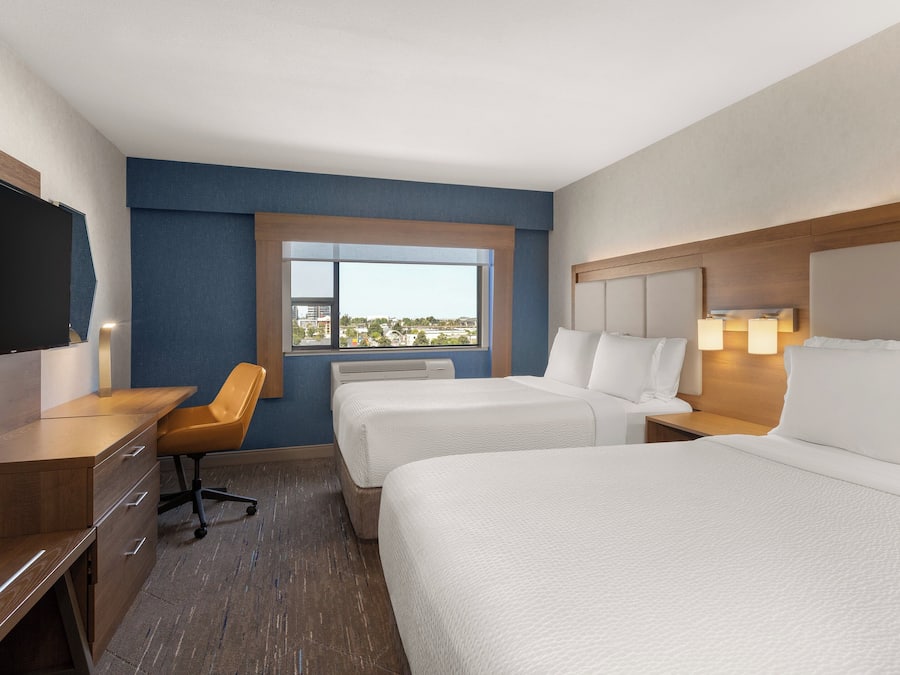 Zimmersafe, Schreibtisch, Verdunkelungsvorhänge, schallisolierte Zimmer