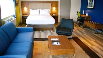 Suite, 1 Queen Bed | In-room safe, desk, blackout curtains, soundproofing