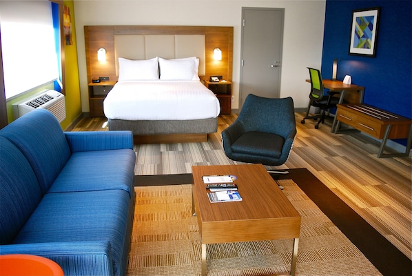 Suite, 1 Queen Bed | In-room safe, desk, blackout curtains, soundproofing