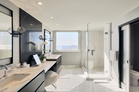 Loews Miami Beach Hotel South Beach - Image 9