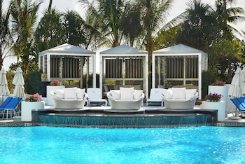Outdoor pool, cabanas (surcharge), pool umbrellas at Loews Miami Beach Hotel – South Beach