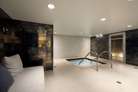 Loews Miami Beach Hotel South Beach - Image 13