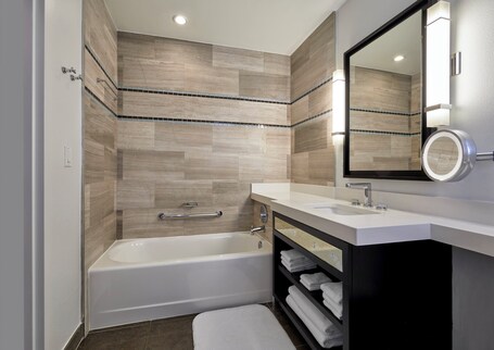 Loews Miami Beach Hotel South Beach - Image 19