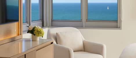 Suite, 1 King Bed, Balcony, Oceanfront