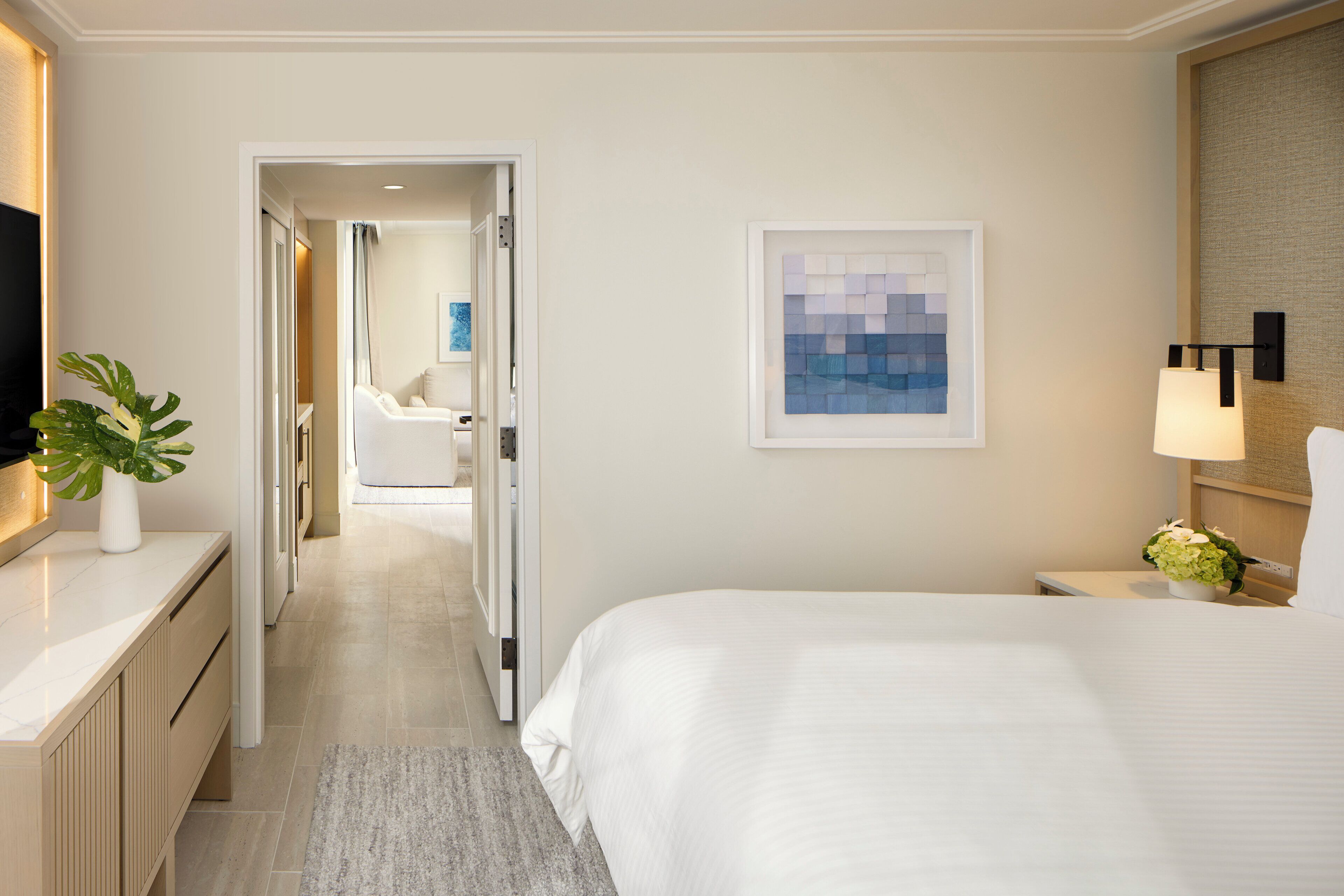 ห้องจูเนียร์สวีท, เตียงคิงไซส์ 1 เตียง, ระเบียง, ริมทะเล | 1 ห้องนอน, เครื่องนอนระดับพรีเมียม, ผ้านวมขนเป็ด, ตู้นิรภัยในห้องพัก