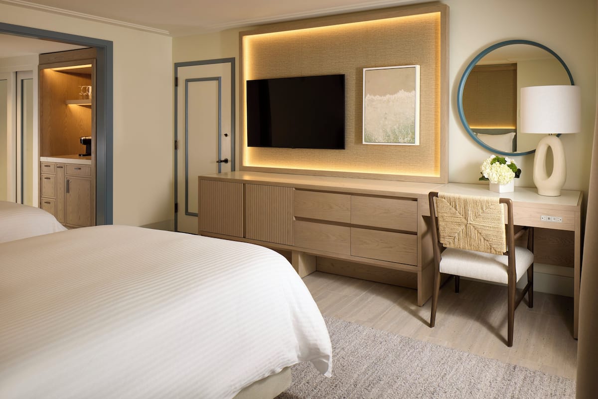 1 bedroom, premium bedding, in-room safe, desk