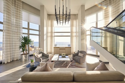Loews Miami Beach Hotel – South Beach