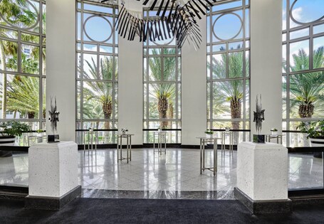 Loews Miami Beach Hotel South Beach - Image 18