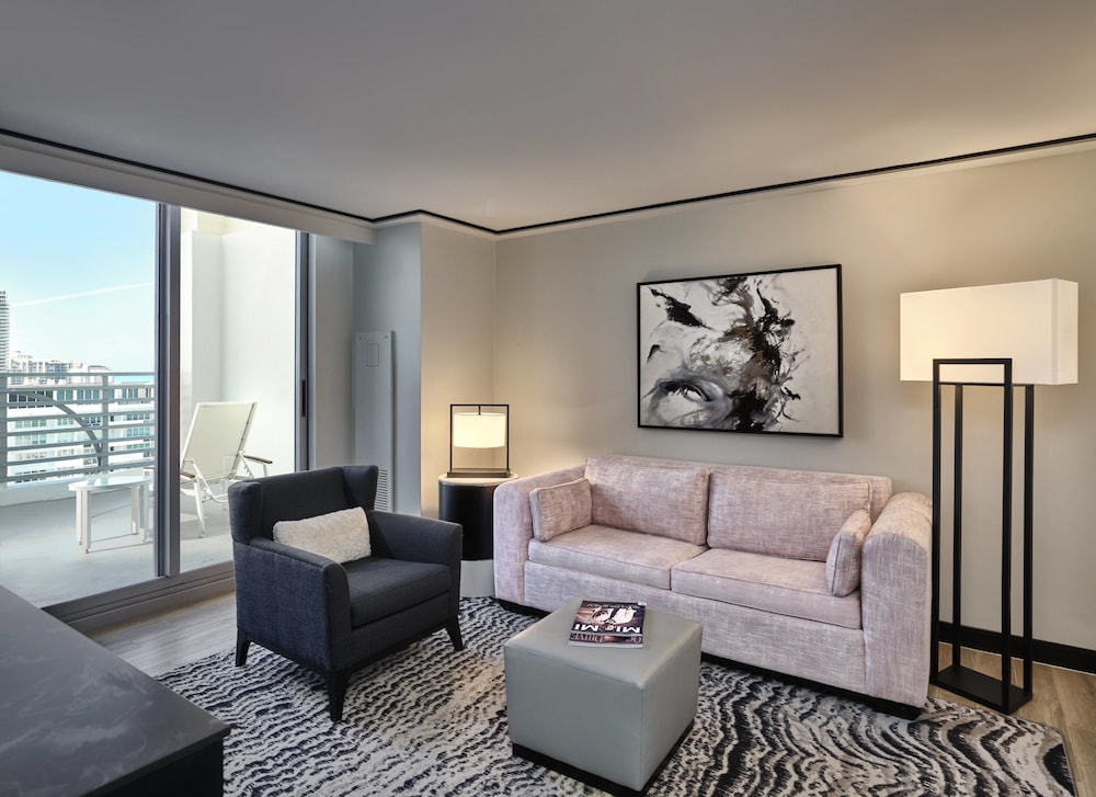 Loews Miami Beach Hotel by null
