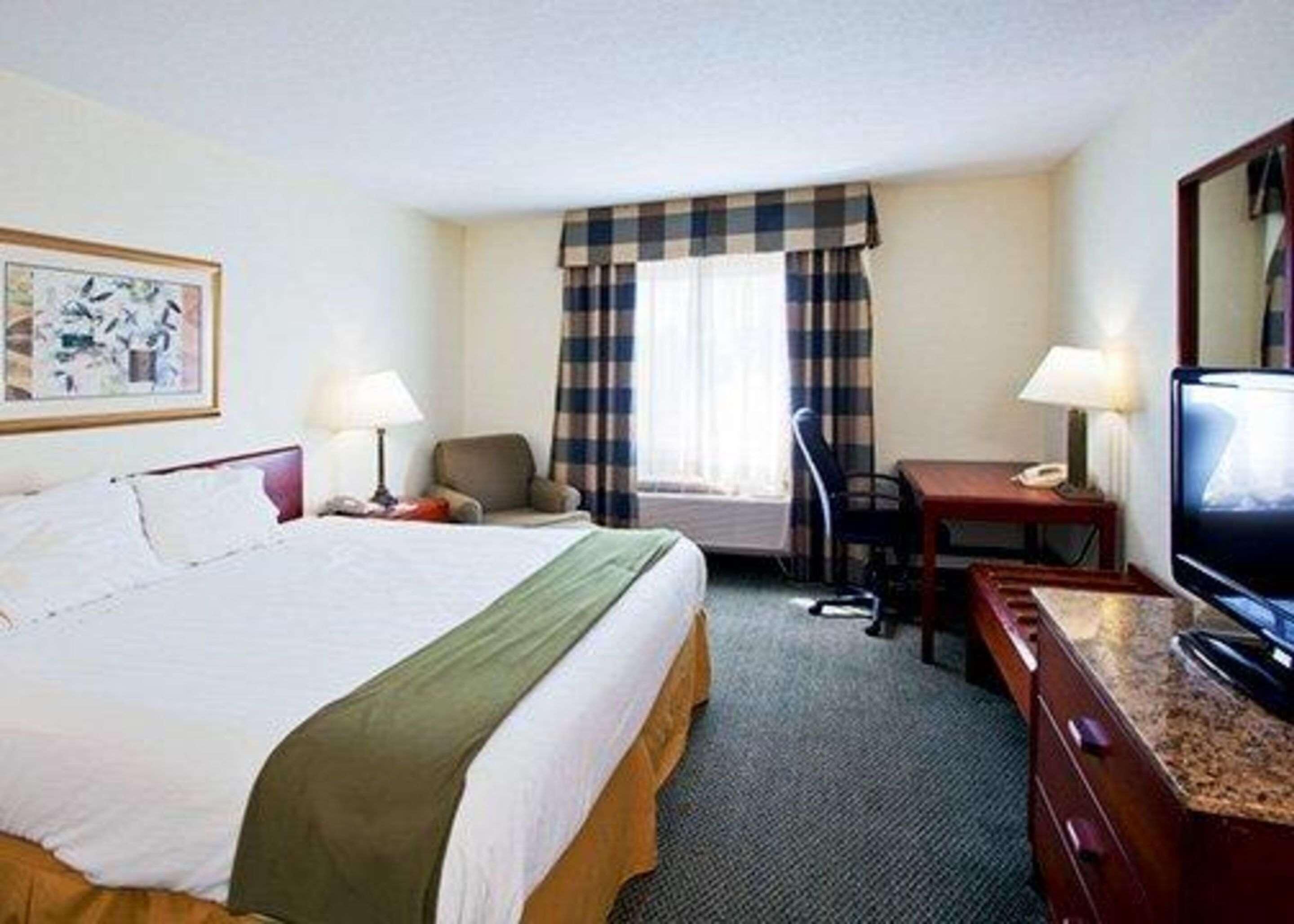 1 bedroom, pillowtop beds, in-room safe, desk