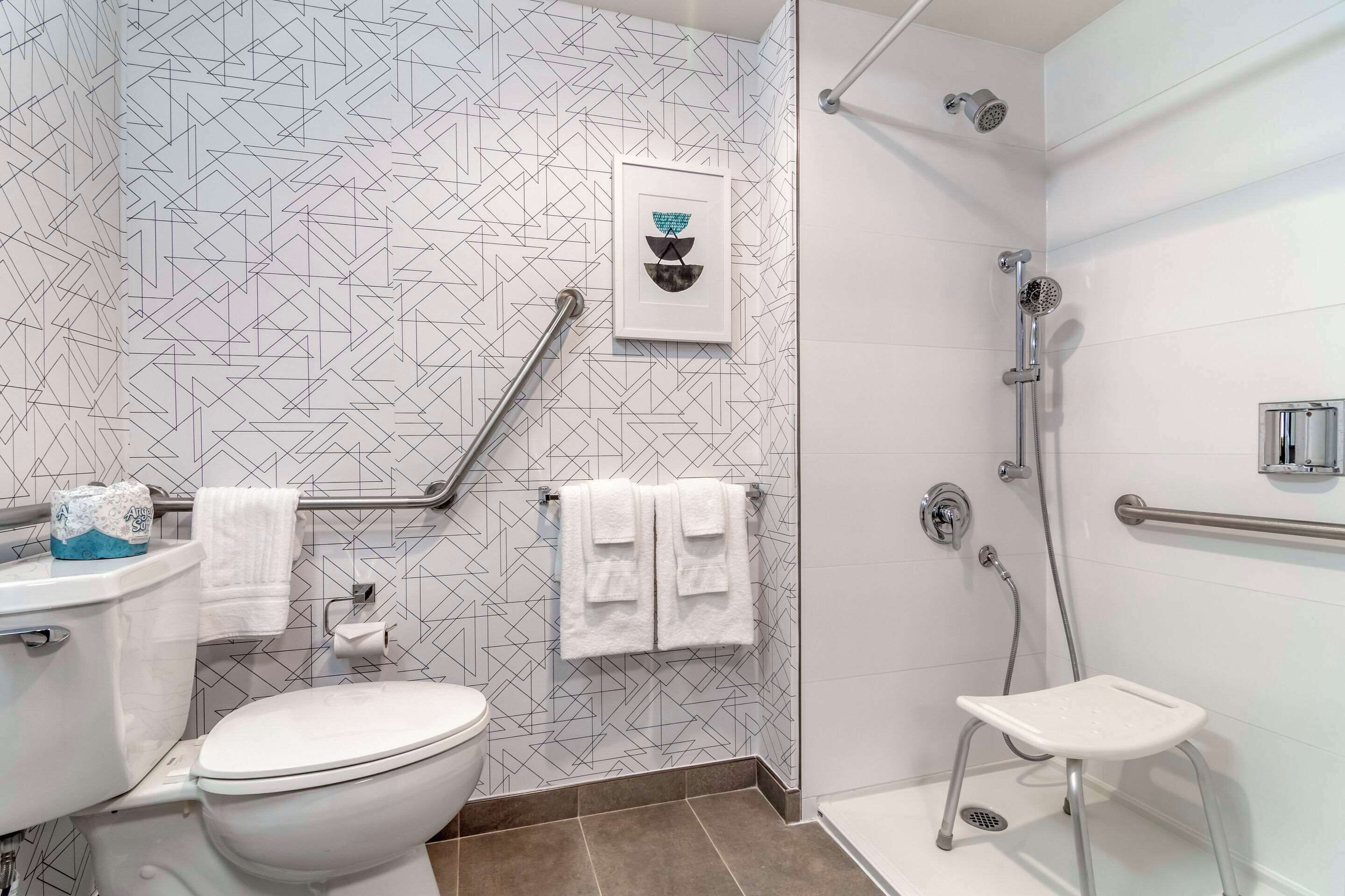 room, 1 king bed, accessible, non smoking | bathroom | combined shower/bathtub, free toiletries, hair dryer, towels