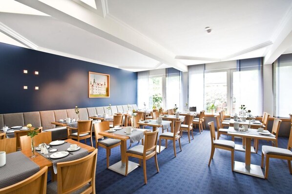 Daily buffet breakfast (EUR 9.5 per person)