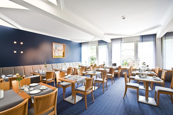 Daily buffet breakfast (EUR 9.5 per person)