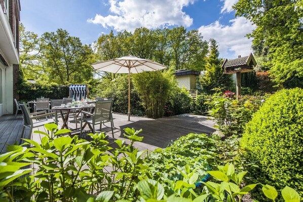 Garden view - Ringhotel Ahrensburg (Ahrensburg)