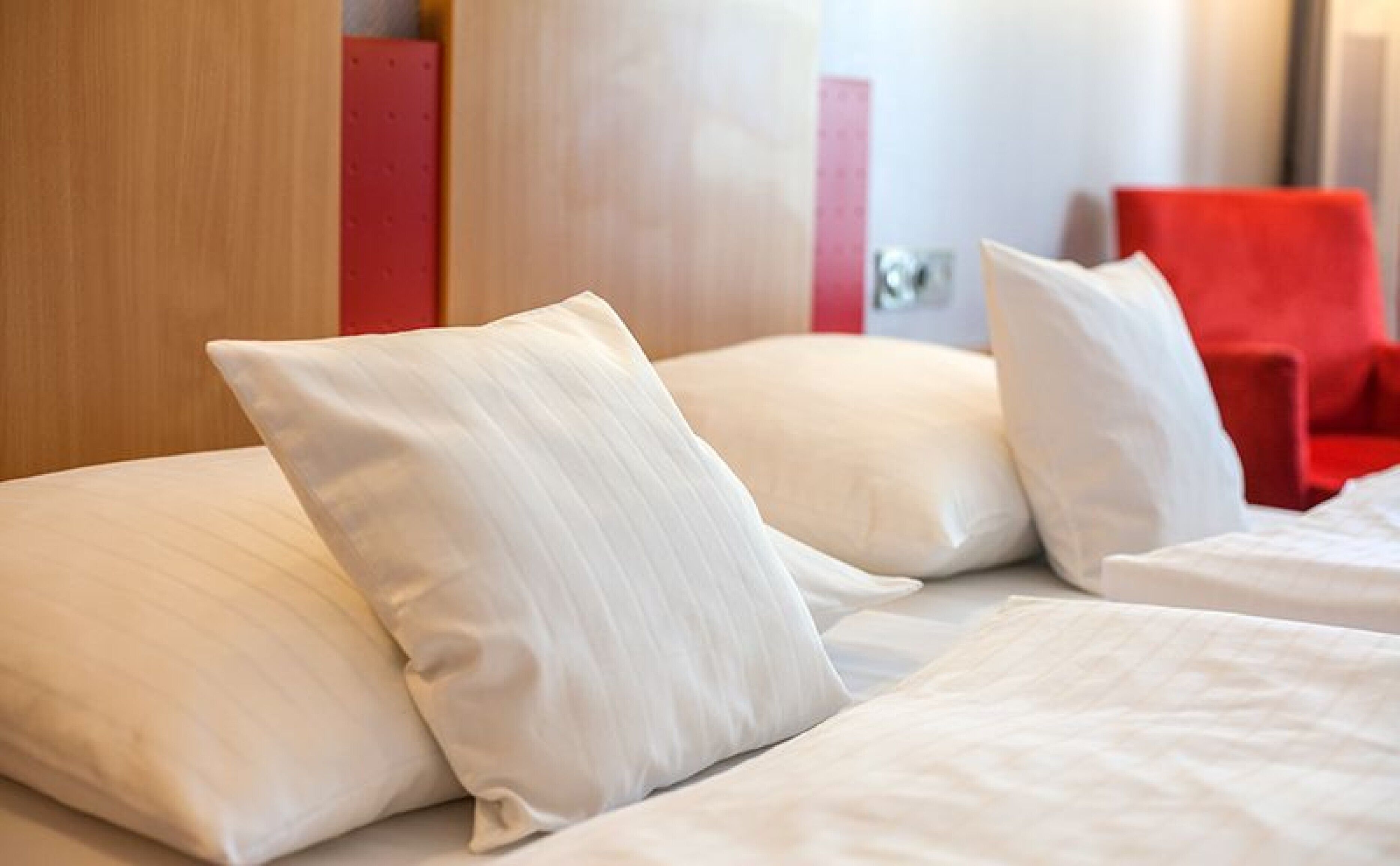 hypo-allergenic bedding, minibar, in-room safe, desk