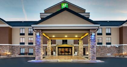 Holiday Inn Express & Suites - Interstate 380 at 33rd Avenue, an IHG Hotel