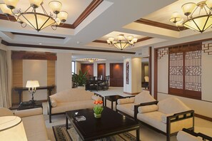 Suite, 2 Bedrooms | Minibar, in-room safe, desk, blackout drapes