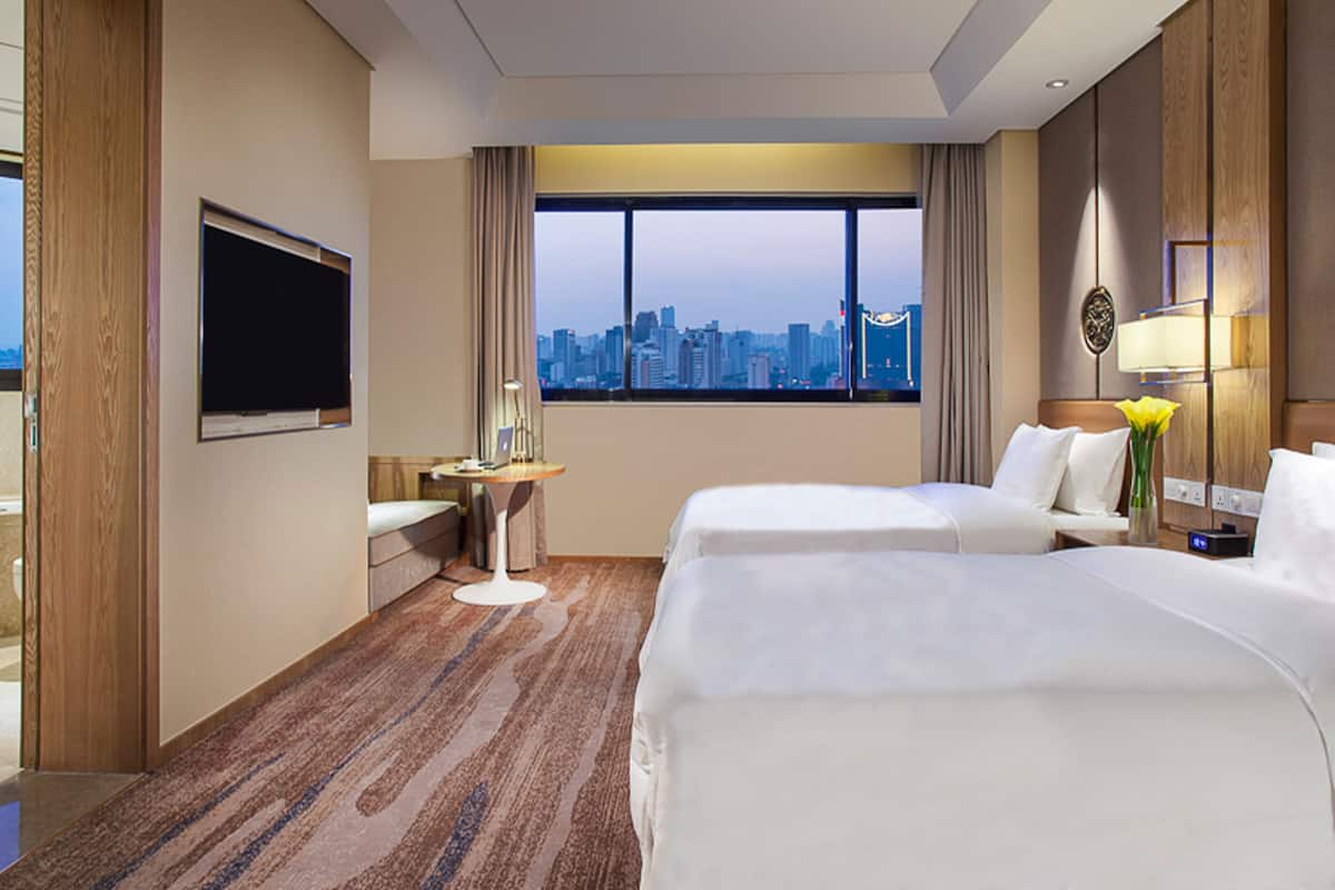 1 bedroom, minibar, in-room safe, desk