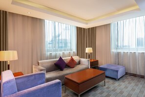 Suite, 1 Bedroom, Accessible Bathtub, Club Lounge Access (Living Lounge Access) | Minibar, in-room safe, desk, iron/ironing board