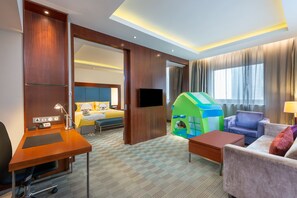 Minibar, in-room safe, desk, iron/ironing board