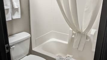 Combined shower/tub, deep soaking tub, rainfall showerhead