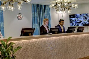 Reception - Best Western London Queens Crystal Palace Hotel (London)
