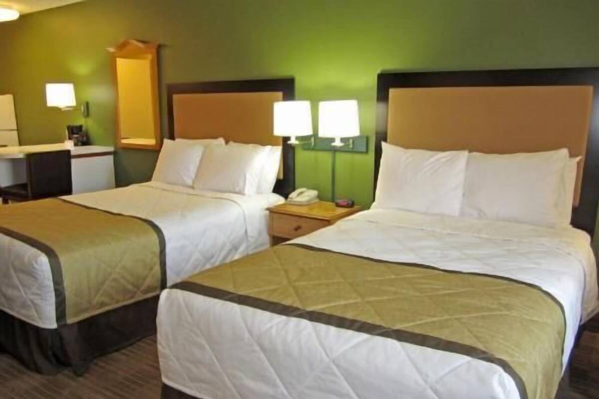 Työpöytä, kannettavalle tietokoneelle sopiva työtila