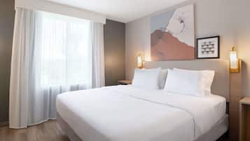 Desk, laptop workspace, iron/ironing board, free WiFi