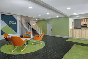 Lobby - Spark by Hilton Destin (Destin)