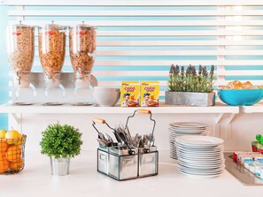 Free daily buffet breakfast