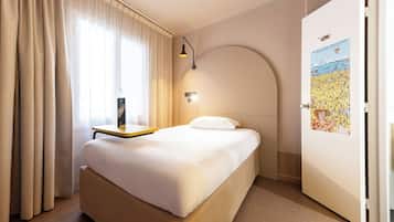 Standard Room, 1 Twin Bed | Premium bedding, pillowtop beds, soundproofing, iron/ironing board