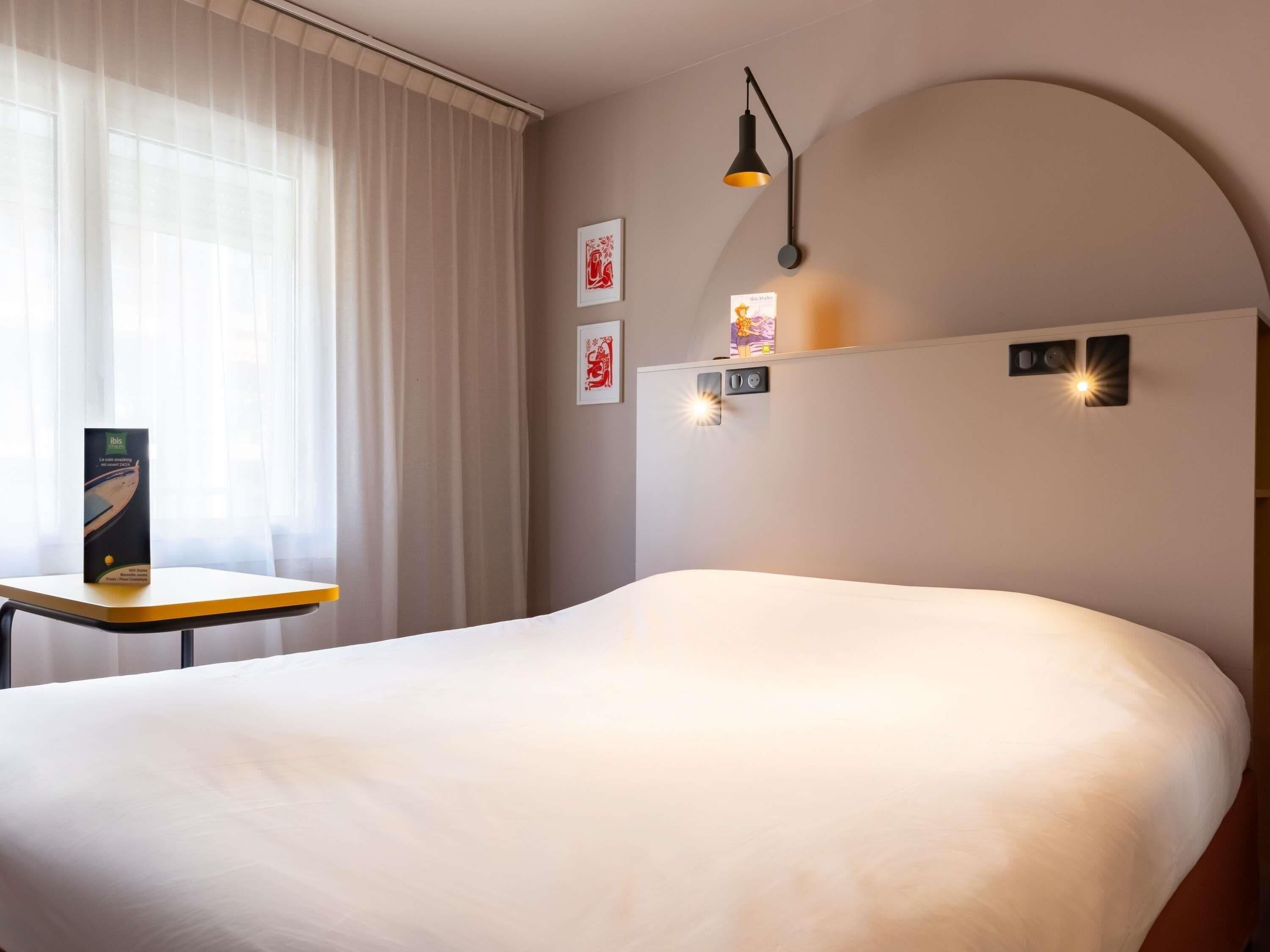 Standard Tek Büyük Yataklı Oda, 1 Çift Kişilik Yatak | Kaliteli yatak takımı, yastık yüzeyli yatak, ses yalıtımı 