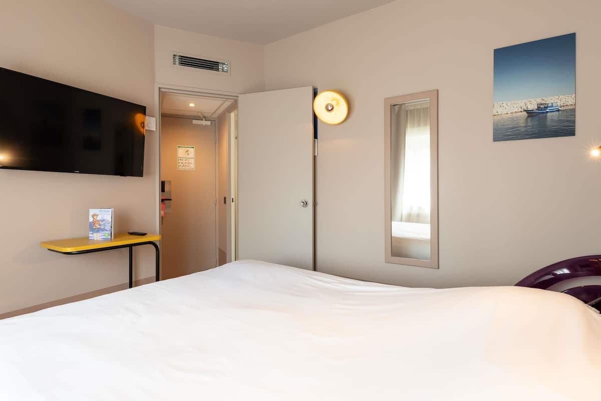 Quarto casal standard, 1 cama de casal | Roupas de cama premium, camas com colchões pillow-top