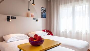 Habitación estándar, 2 camas individuales | Ropa de cama de alta calidad, camas con pillow-top y insonorización