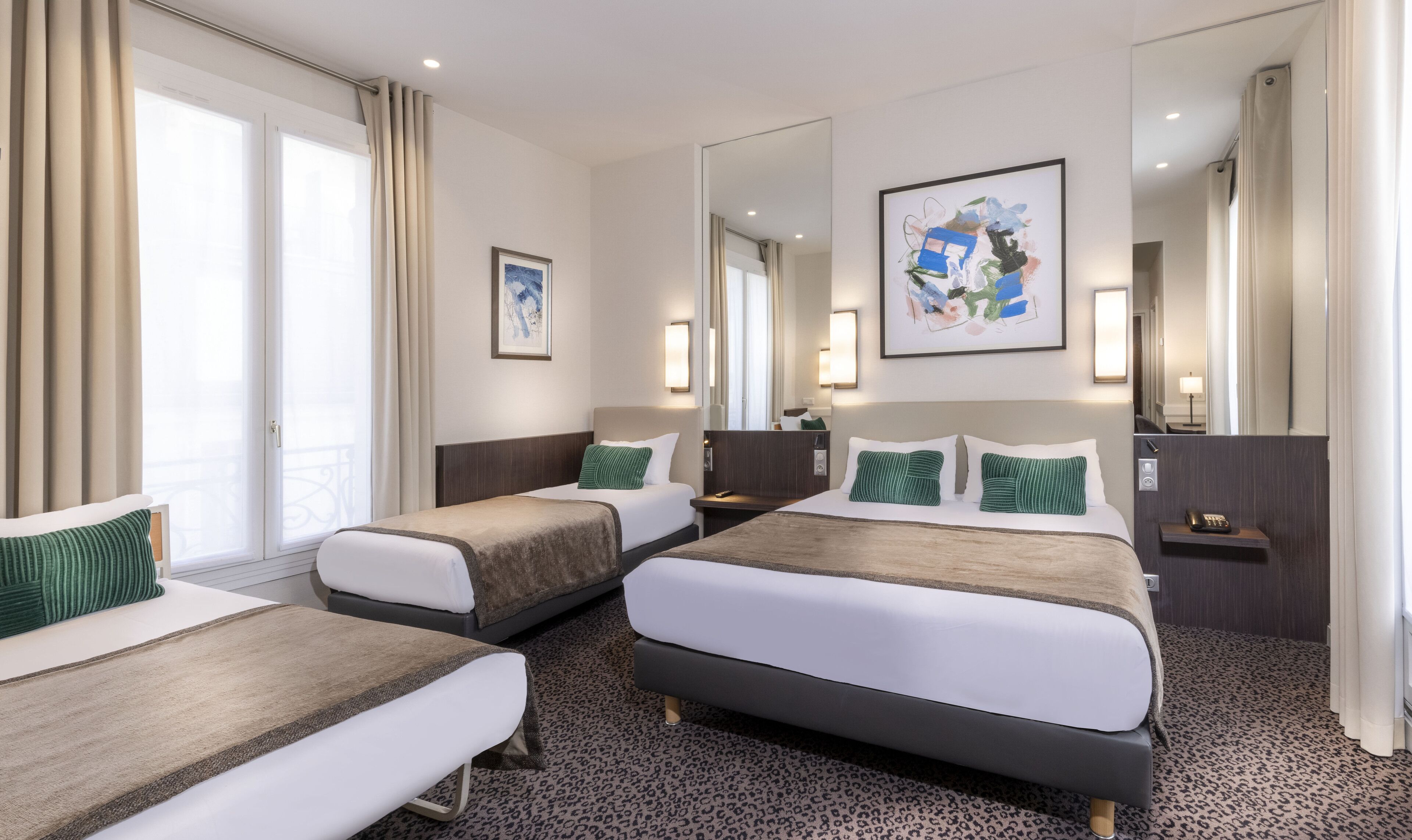 quadruple room | minibar, in-room safe, desk, soundproofing