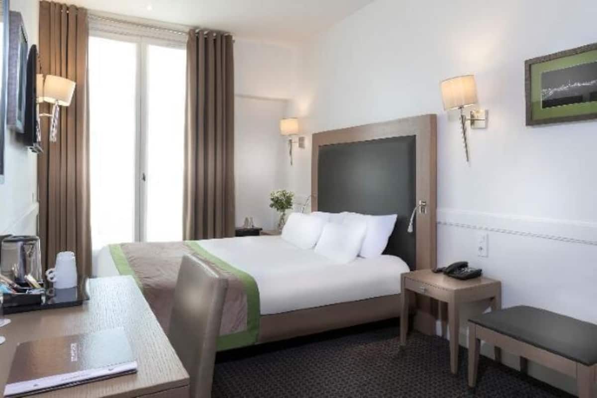 Minibar, in-room safe, desk, soundproofing