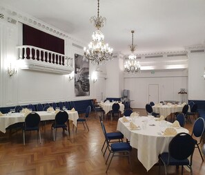 Banquet hall