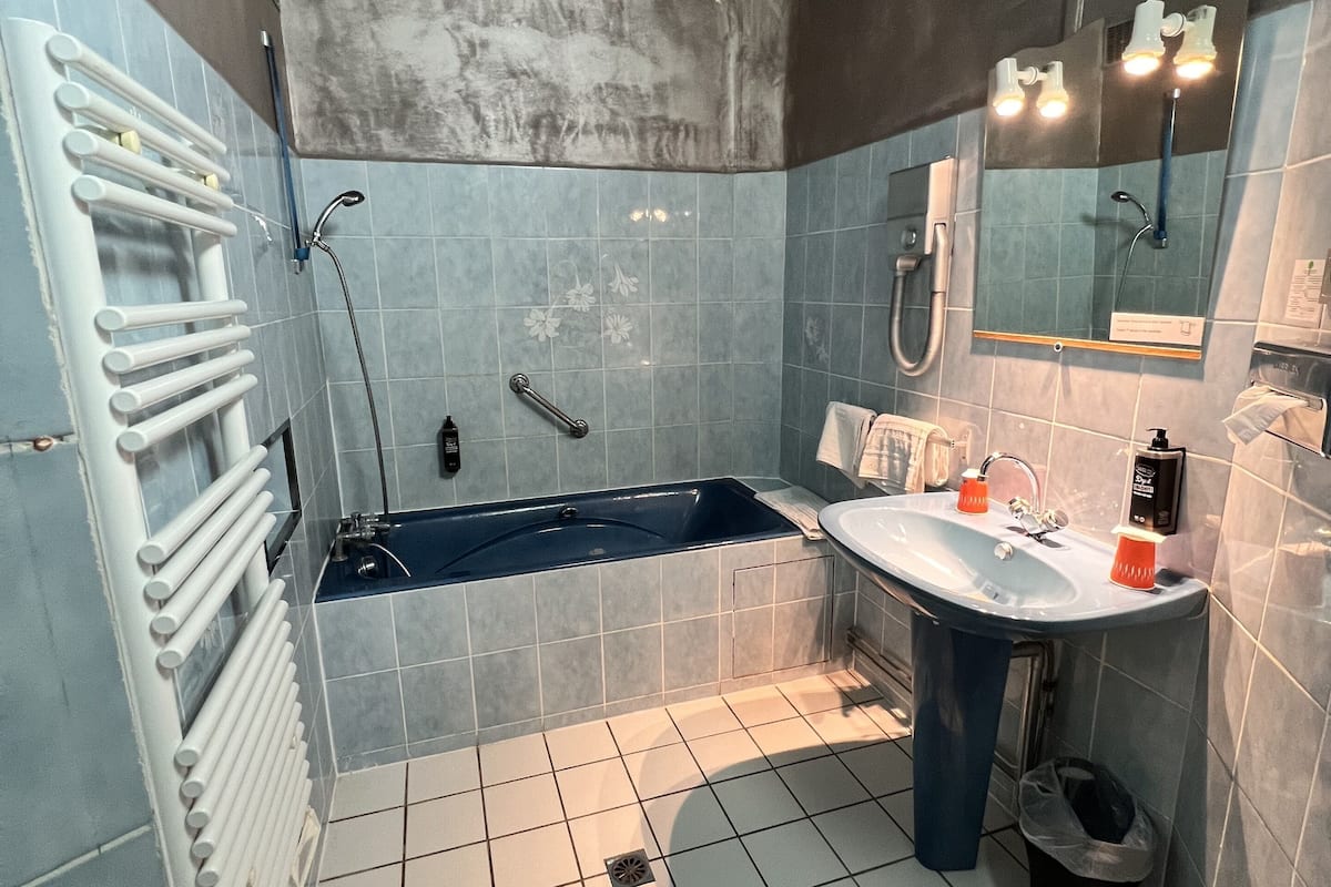 executive twin room, 2 single beds | bathroom | hair dryer, towels