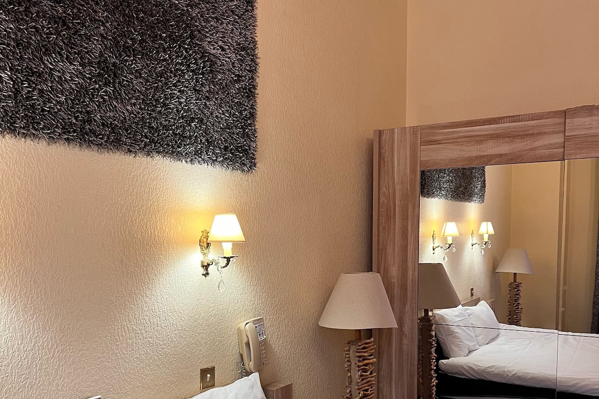 standard double room (1 ou 2 persons) | view from room