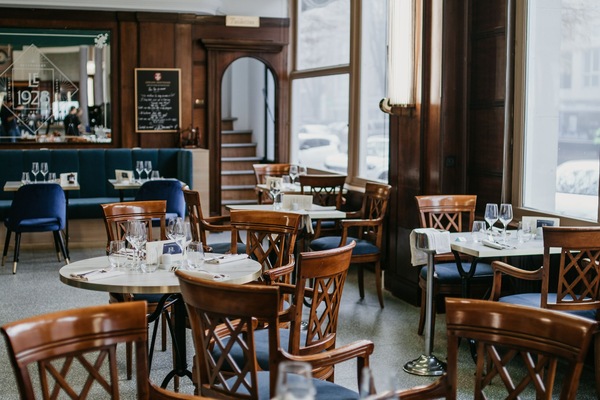 Se sirven desayunos, comidas, cenas y cocina francesa