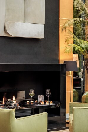 2 restaurants, breakfast, lunch, dinner served; French cuisine