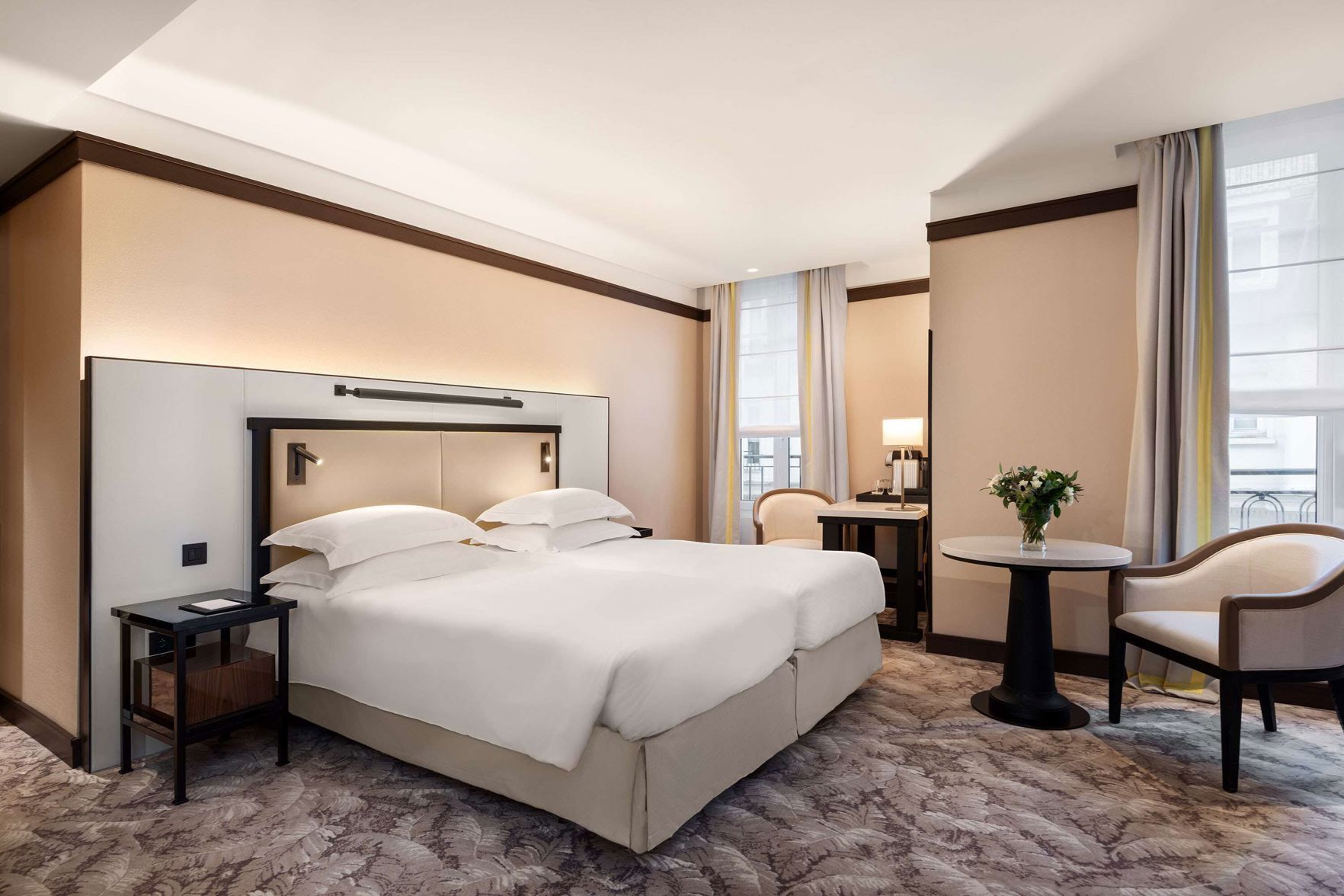 Ropa de cama de alta calidad y minibar 