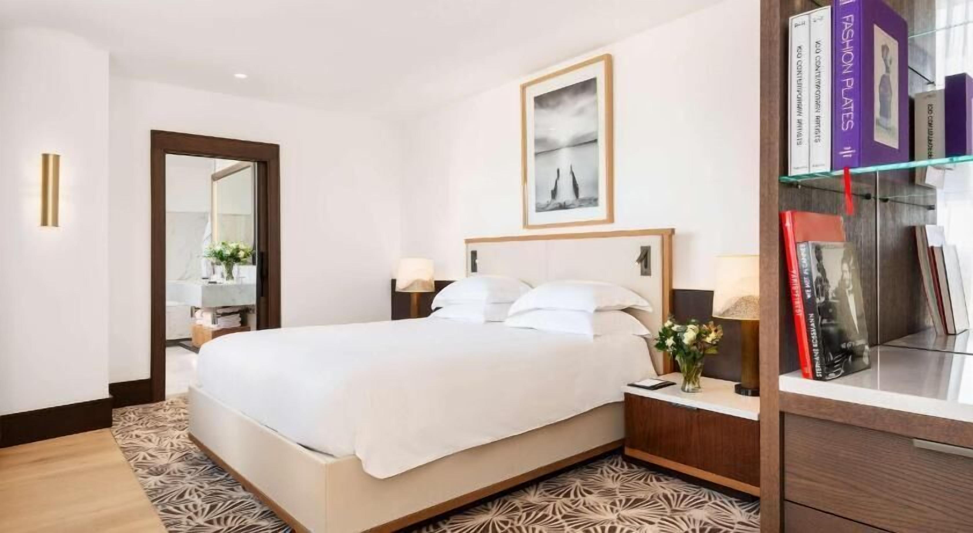 Ropa de cama de alta calidad y minibar 