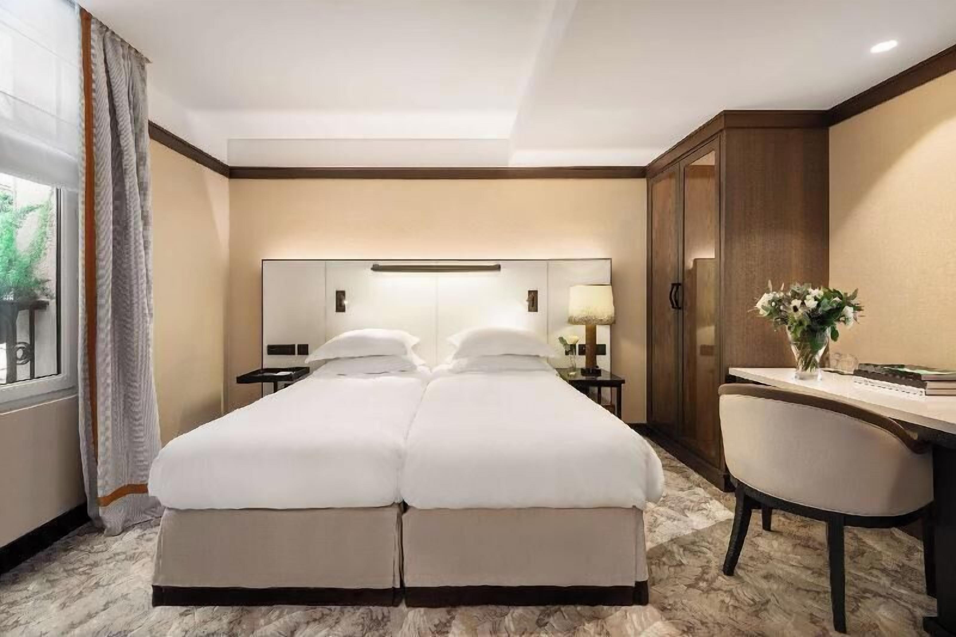 Ropa de cama de alta calidad y minibar 